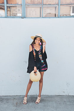 Fashionable Outfits With Black Shorts: Black Shorts  