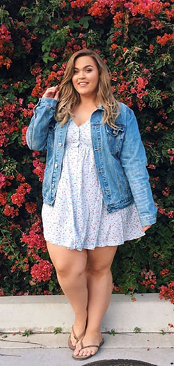 Plus size floral dress with jean jacket: Cocktail Dresses,  Plus size outfit,  Jean jacket,  Plus-Size Model,  Casual Outfits  