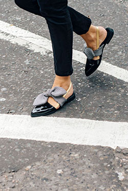 Pointed shoes flats street style: High-Heeled Shoe,  Court shoe,  Ballet flat,  Pointe shoe,  Street Style,  Flat Shoes Outfits  