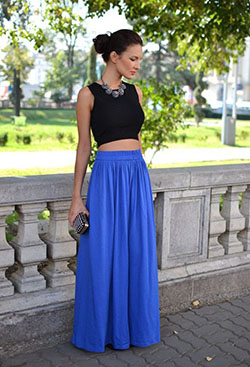 Maxi skirt with crop top: Crop top,  Long Skirt,  Pencil skirt,  Skirt Outfits,  Casual Outfits  