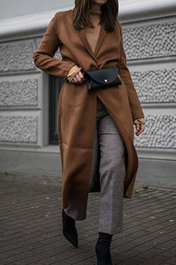 Fanny pack leather street style: winter outfits,  Fashion week,  Fanny pack,  Street Style  