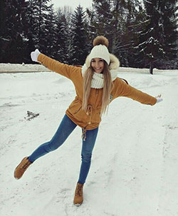 Cute & most liked snow winter outfits 2019, Winter clothing: winter outfits,  Boot Outfits,  Snow boot,  Casual Outfits  