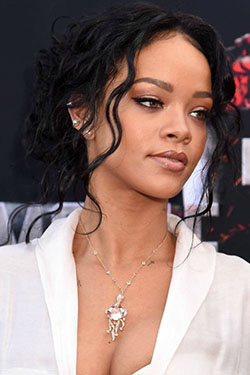 Rihanna mtv movie awards, Microsoft Theater: Rihanna Best Looks  