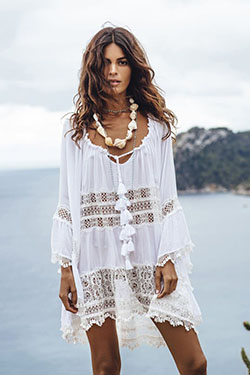 Simple and sober kaftano bianco, Crew neck: Crew neck,  Boho Dress,  Casual Outfits,  Boho Outfit  