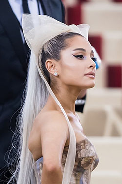 Ariana Grande Hot Photos: celebrity pictures,  celebs cover pics,  celebs Instagram  