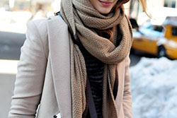 Tips for cool melbourne women fashion, Street fashion: winter outfits,  Scarves Outfits  