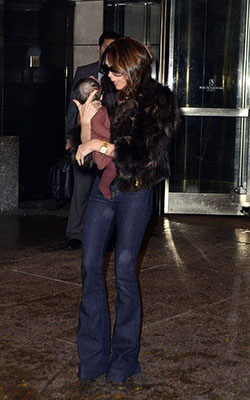 Outfit trends for fur clothing, FÃ¼r M.: Victoria Beckham,  Bootcut Jeans  