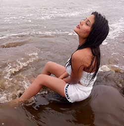 Amanda Sharma Hot Pictures, Sea Side: fashion model,  Brown hair,  Photo shoot,  Black hair,  Amanda Sharma  