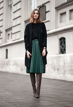Outfit styles for green skirt outfit, Casual wear: Skirt Outfits,  Street Style,  Casual Outfits  