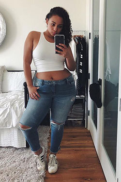 Thick Girl Summer Lookbook Outfit Ideas, Mom jeans, Crop top: summer outfits,  Crop top,  Sleeveless shirt,  Slim-Fit Pants,  Clothing Ideas,  Mom jeans,  Casual Outfits  