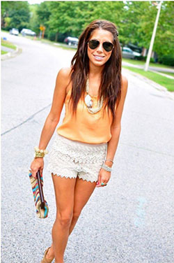 Oh my god! Check out this ruffle shorts outfits, Casual wear: Shorts Outfit,  Casual Outfits  