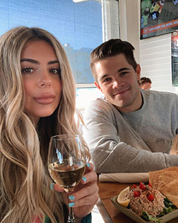 Brielle Biermann Instagram Pictures, Wine glass, Christmas Day: Christmas Day,  Lip liner,  Hot Instagram Models  