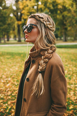 Loose braids long hair, Barefoot Blonde: Long hair,  Brown hair,  Beautiful Braids,  Hairstyle Ideas  