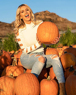 Amanda Paris Hot Pictures, Winter squash: Hot Instagram Models,  winter outfits  