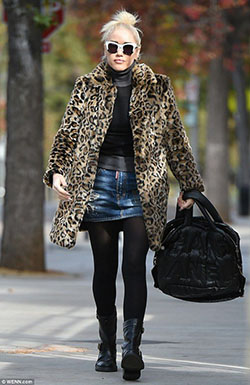 Gwen stefani winter style, Gwen Stefani: Animal print,  Fake fur,  Gwen Stefani,  Christmas Eve,  Jacket Outfits  