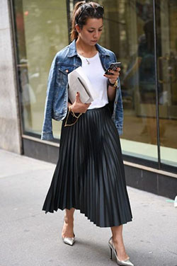 Black pleated skirt outfit, Casual wear: Skirt Outfits,  Casual Outfits,  Pleated Skirt  