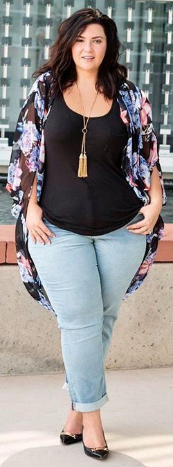 Nice and decorative curvy fashion, Plus-size model: Plus size outfit,  Plus-Size Model,  Casual Outfits  