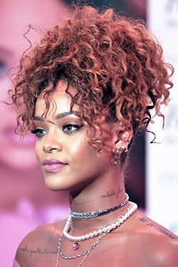Black hair, Hair coloring: Long hair,  Hair Color Ideas,  Brown hair,  Layered hair,  Black hair,  Rihanna Best Looks  