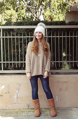 Latest fashion trends outfit botas ugg, Koolaburra by UGG: Ugg boots,  Knit cap,  Casual Outfits,  Uggs Outfits  