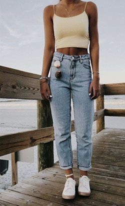 Powerful tips! vsco outfit, Mom jeans: Crop top,  Mom jeans,  Vintage clothing,  Spring Outfits,  Fanny pack,  Casual Outfits  