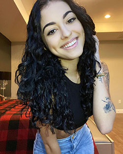 Malu Trevejo Outfits, Black hair, Hair coloring: Long hair,  Hair Color Ideas,  Brown hair,  Malu Trevejo,  Beautiful Girls,  Black hair  