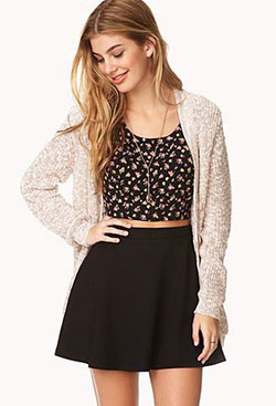 Casual black skirt and top: Crop top,  Skirt Outfits  