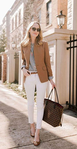 Casual wear Slim-fit pantsOffice Outfit Ideas For Women,: Slim-Fit Pants,  Business casual,  Office Outfit,  Casual Outfits  