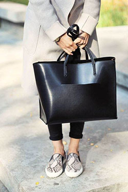 Wish to wear these chic tote bags, Coach New York: Handbags,  Handbag Ideas  