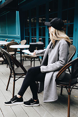 In style outfit ideas winter athleisure outfits, Winter clothing: winter outfits,  Baseball cap,  Sneakers Outfit,  Casual Outfits  