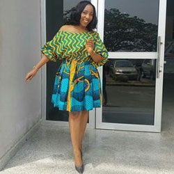 Femme chic robe en pagne: African Dresses,  Aso ebi,  Short African Outfits  