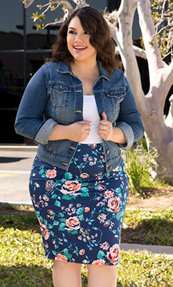 Lovely ideas! curvy fashion, Plus-size clothing: Cocktail Dresses,  Jean jacket,  Plus size outfit,  Plus-Size Model,  Casual Outfits  