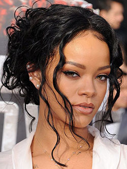 Rihanna mtv movie awards 2014, Fenty Beauty: Red Carpet Dresses,  Fenty Beauty,  Rihanna Best Looks  