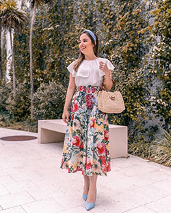 Outfit Ideas For Church, Floral Skirt, Modest fashion: Petite size,  Floral Skirt,  Fashion week,  Church Outfit,  Floral Midi,  Casual Outfits,  Sunday Church Outfit  