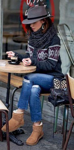 Charming! uggs look, Casual wear: Ripped Jeans,  Slim-Fit Pants,  Ugg boots,  Casual Outfits,  Uggs Outfits  