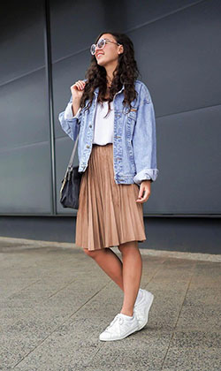 Take at look at fashion model, Jean jacket: Jean jacket,  shirts,  Denim jacket,  Casual Outfits  