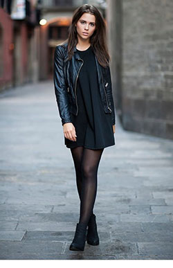 Vestido con medias y botas: Boot Outfits,  Fashion accessory,  Church Outfit,  Casual Outfits  
