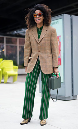 Beautiful things to fashion model, Milan Fashion Week: fashion blogger,  Fashion week,  Street Style,  Fashion photography,  Green Pant Outfits  