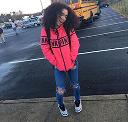 Black Girl School Outfits Ideas: Ripped Jeans,  Slim-Fit Pants,  Mom jeans,  Baddie Outfits,  Casual Outfits  