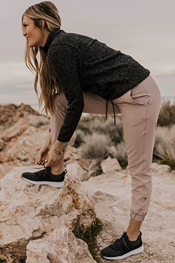 Sweat pants Outfit Ideas For Girls: Jogger Outfits  