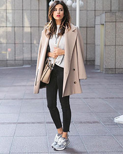 Outfits To Wear With Sneakers, Polo coat, Trench coat: Trench coat,  Sneakers Outfit,  Polo coat,  Street Style,  Casual Outfits,  Wool Coat,  Duffel coat  