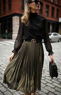 Outfit With Pleated Skirts, Little black dress: Skirt Outfits,  Pleated Skirt  