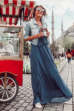 Divine tips for sultan ahmed mosque, Alex Perry: Business Outfits  