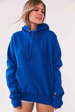 Hooded Coats For Ladies, Champion Reverse Weave, CHAMPION OVERSIZED HOODIE: Crew neck,  winter outfits,  Urban Outfitters,  Oversized Jacket,  Hoodie,  Hoodie outfit  
