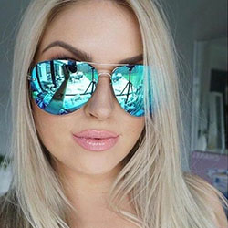 Women Mirrored sunglasses Ideas, Street fashion: Hair Color Ideas,  Beautiful Girls,  Street Style,  Sunglasses  