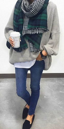 Winter outfit big scarf, Winter clothing: winter outfits,  College Outfit Ideas,  Casual Outfits  