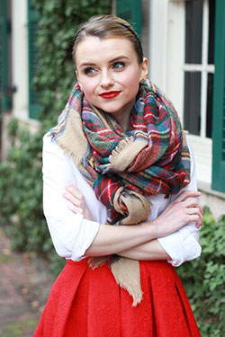Red Skirt Outfit, Leather skirt, Full plaid: Skirt Outfits,  Full plaid  