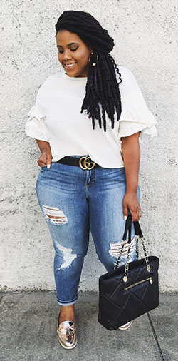 White t shirt and jeans women plus size: Plus size outfit,  Clothing Ideas,  Jeans Outfit,  Casual Outfits  