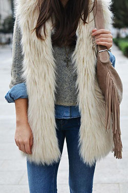 I love this outfit! chaleco piel blanco, Chaleco de pelo: Fur clothing,  Fake fur,  winter outfits  