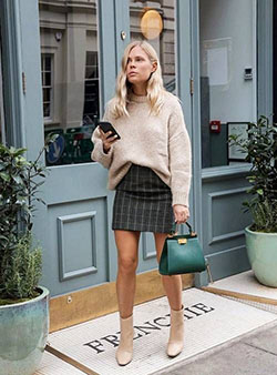 Ideas on cool autumn outfits, Fashion accessory: winter outfits,  Boot Outfits,  Skirt Outfits,  Fashion accessory,  Street Style  