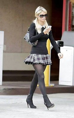 Paris hilton plaid skirt: Paris Hilton,  Full plaid,  Tights outfit  